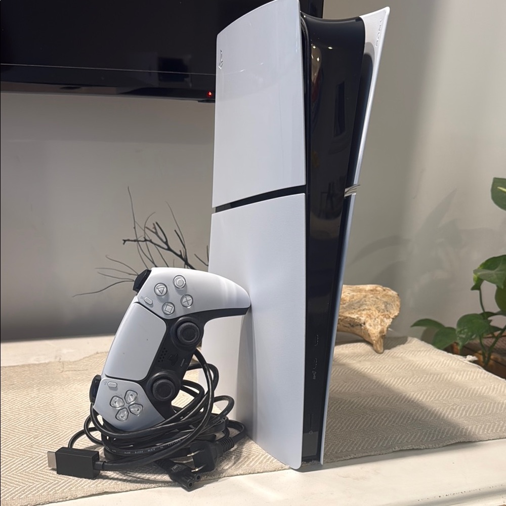 Sony VR Controllers & Sensors White and Black